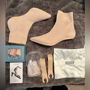 Pashion 2.0 Sand Knit Booties - never worn